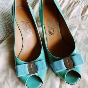 NEW Salvatore Ferragamo Patent Bow Peep Toe Pump Heels, Made in Italy